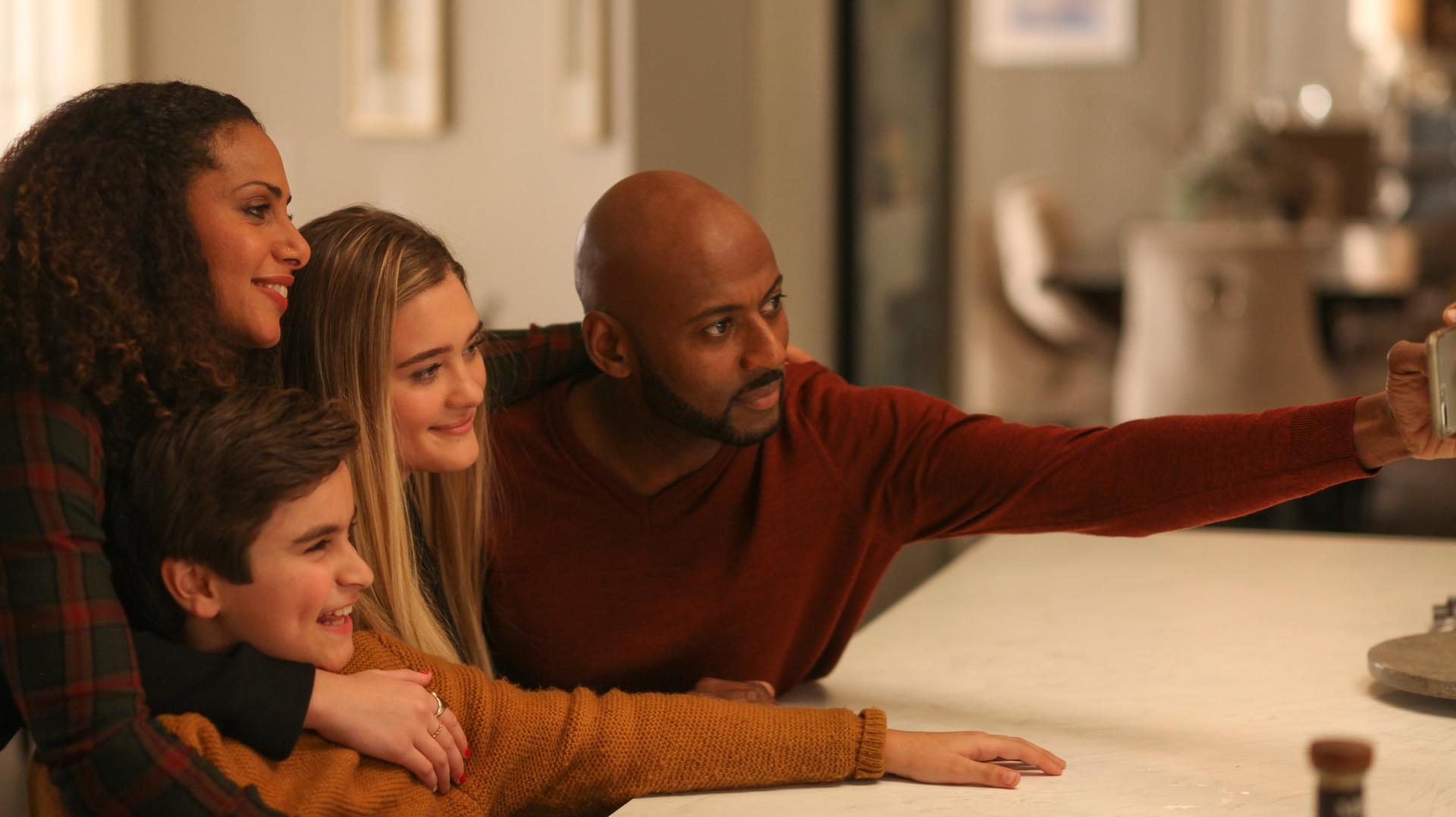 A Million Little Things Season 1 Episode 11 A Million Little Things (S01E10): Christmas Wishlist Summary - Season 1
