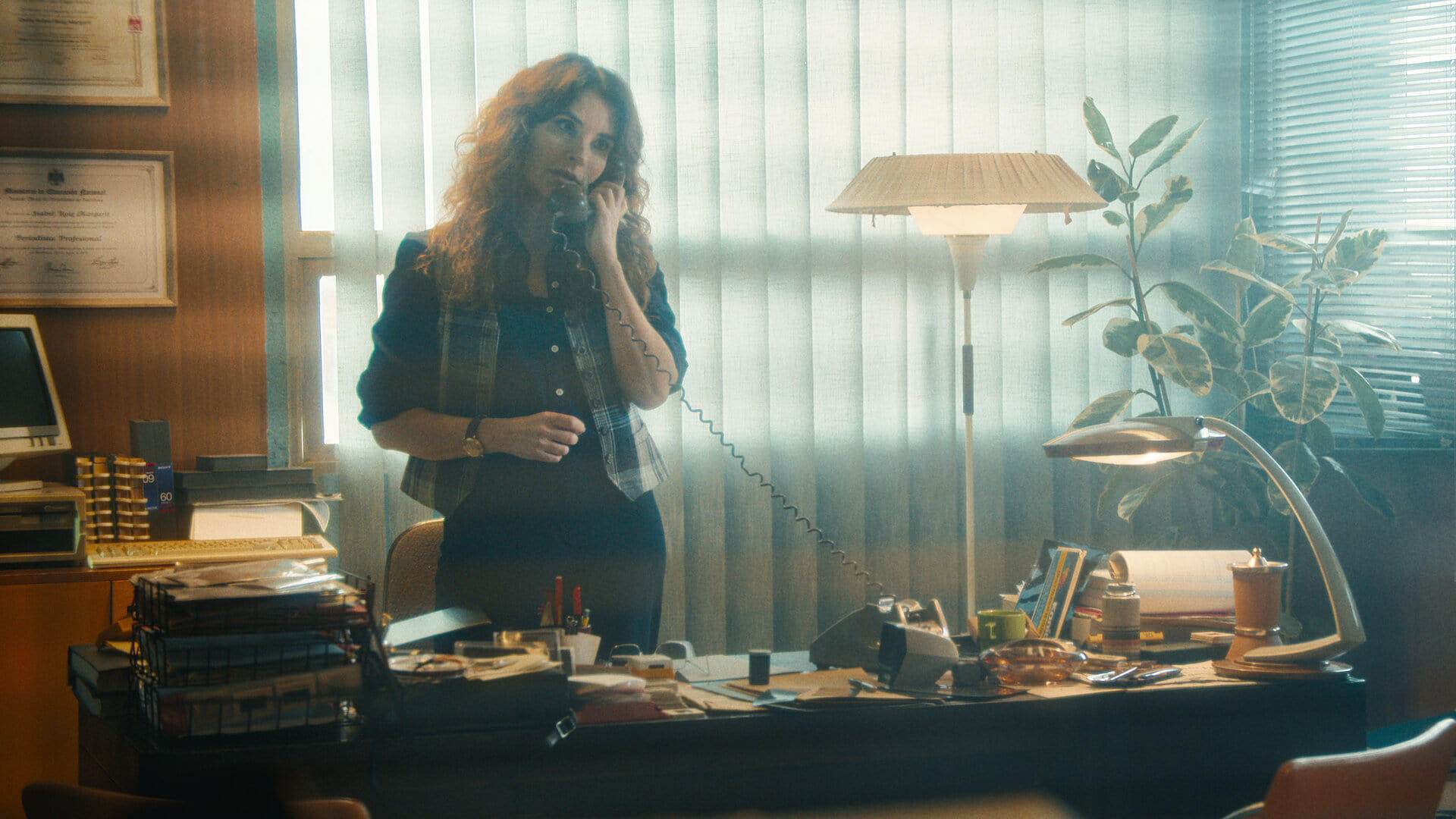 Bank Under Siege (S01E01) Everybody Down! Summary Season 1 Episode