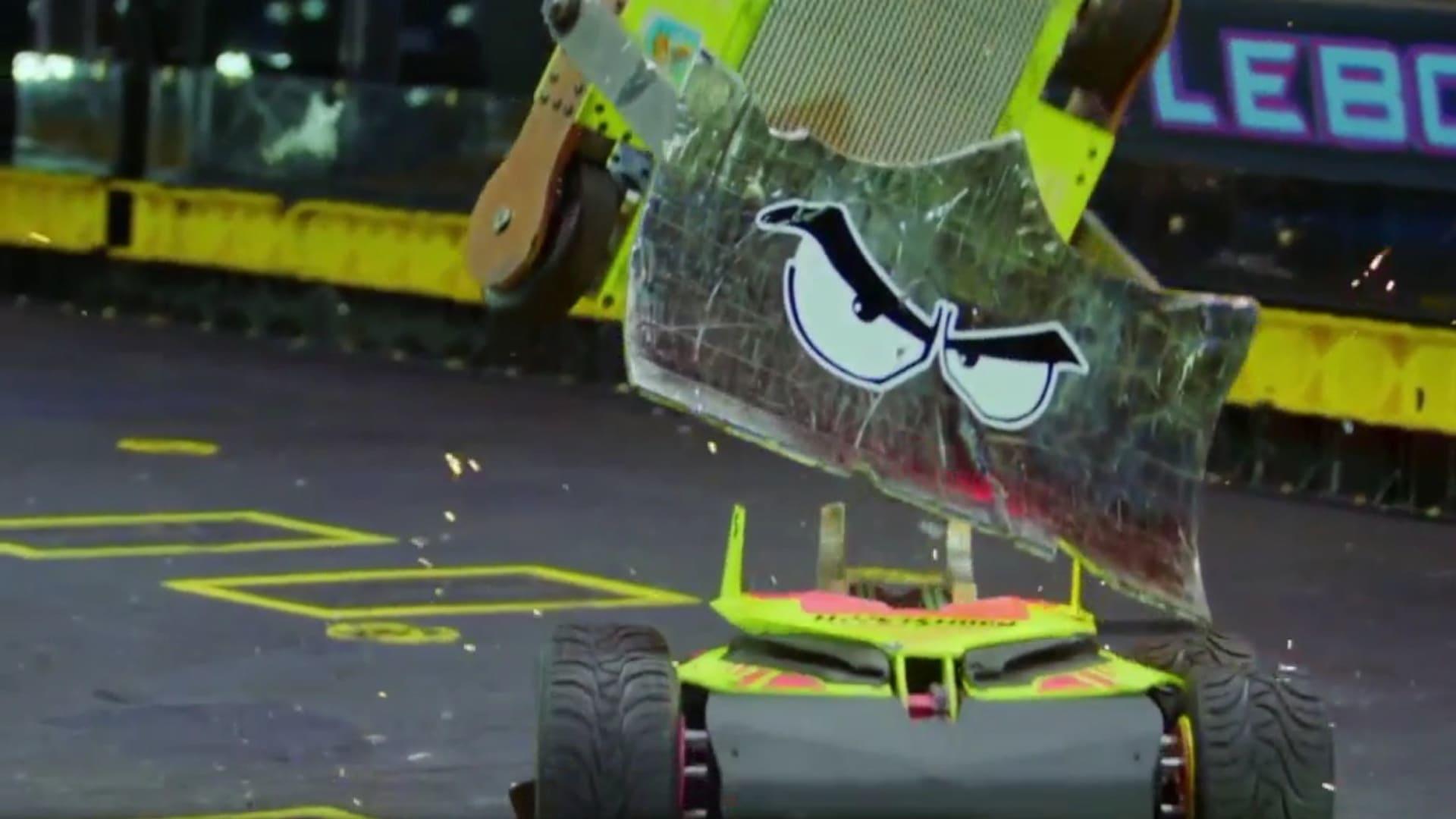 BattleBots (S04E13) One Flipper To Rule Them All Summary Season 4 Episode 13 Guide