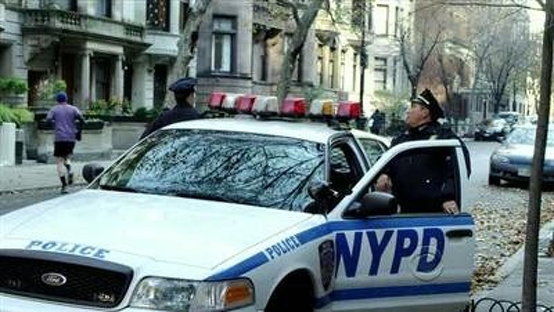Blue Bloods (S01E13): Hall of Mirrors Summary: When an undercover counter-t...