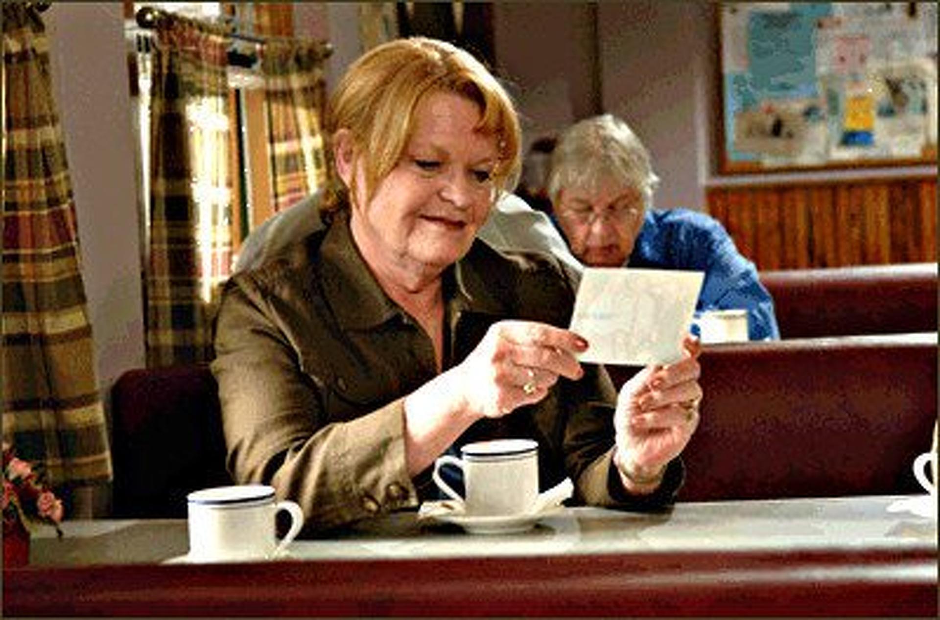 Corner Gas (S05E08) Classical Gas Summary Season 5 Episode 8 Guide