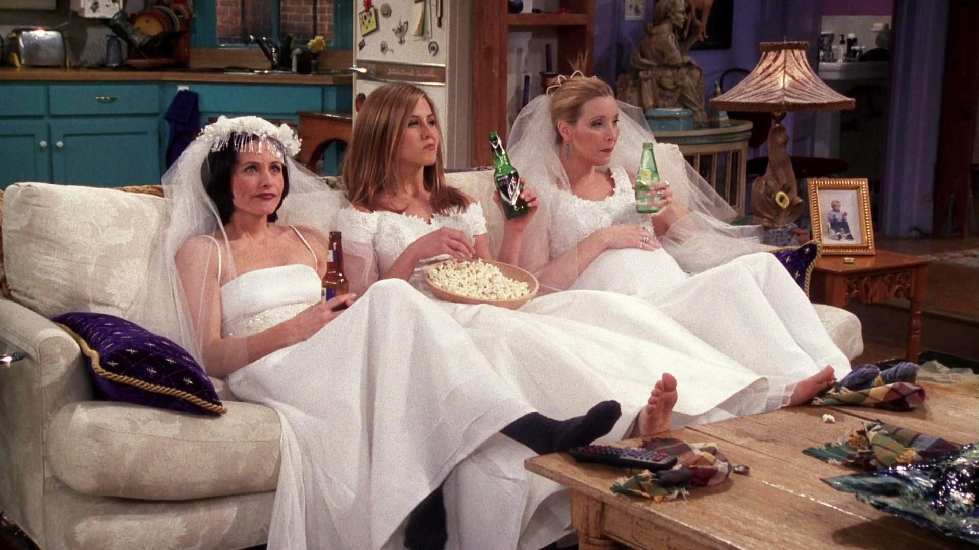 Friends (S04E20): The One With The Wedding Dresses Summary - Season 4 ...