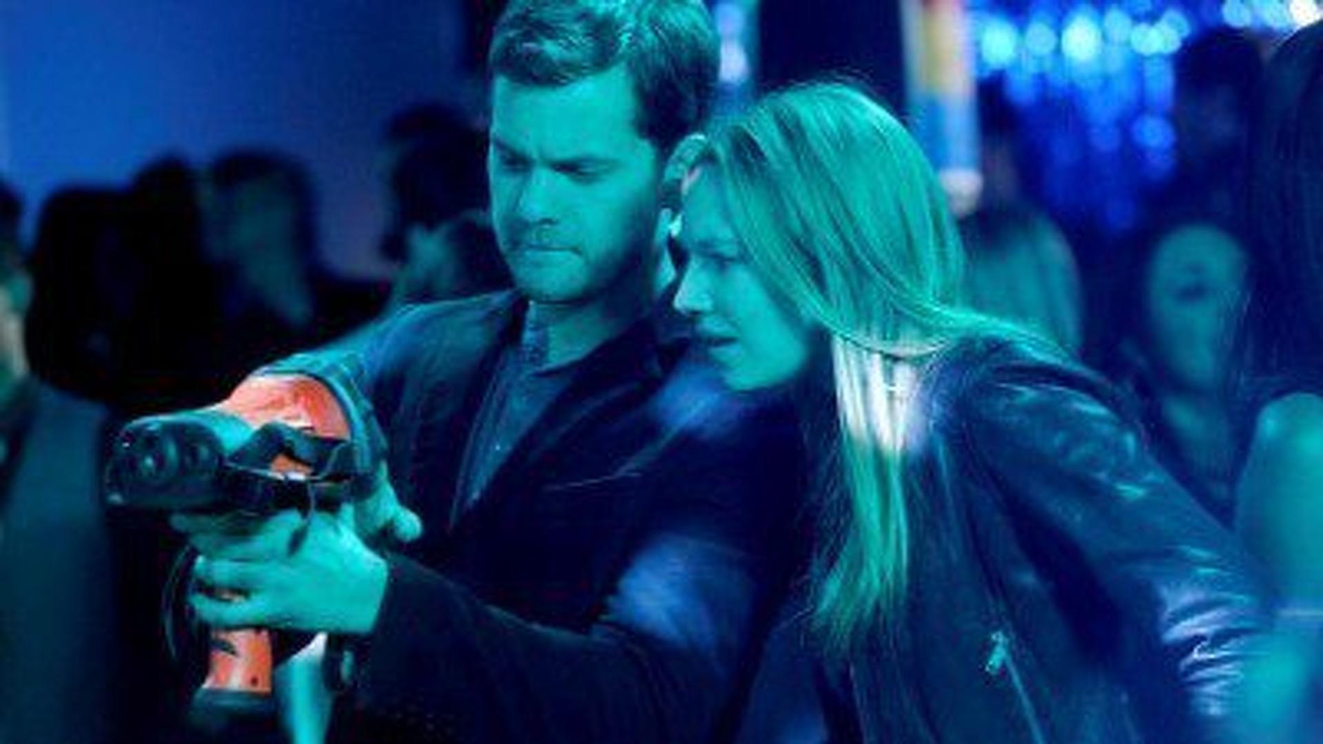 Fringe (S01E18) Midnight Summary Season 1 Episode 18 Guide
