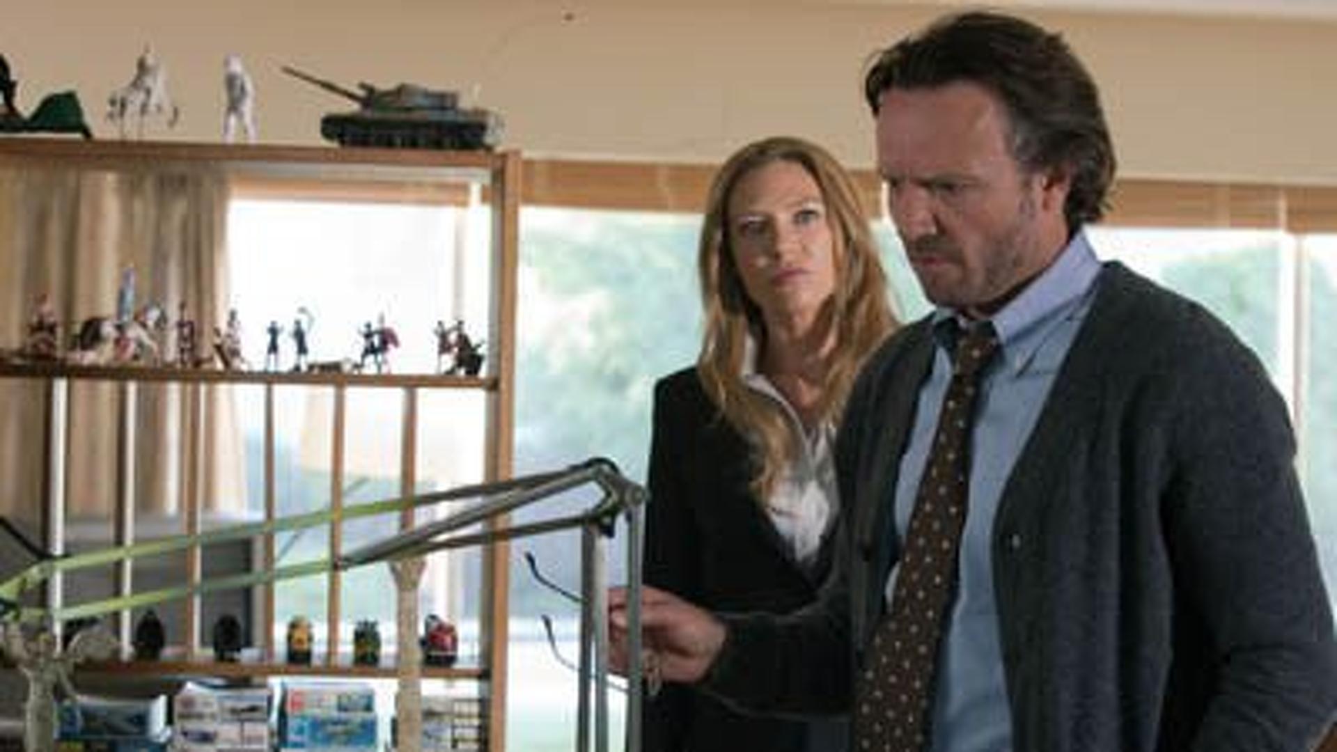 Fringe (S04E02) One Night in October Summary Season 4 Episode 2 Guide