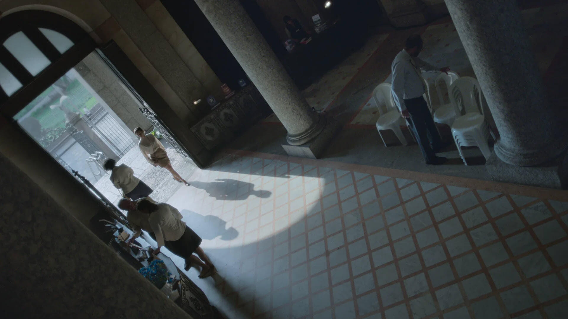 Good Morning, Veronica (S02E03) Between Heaven and Hell Summary