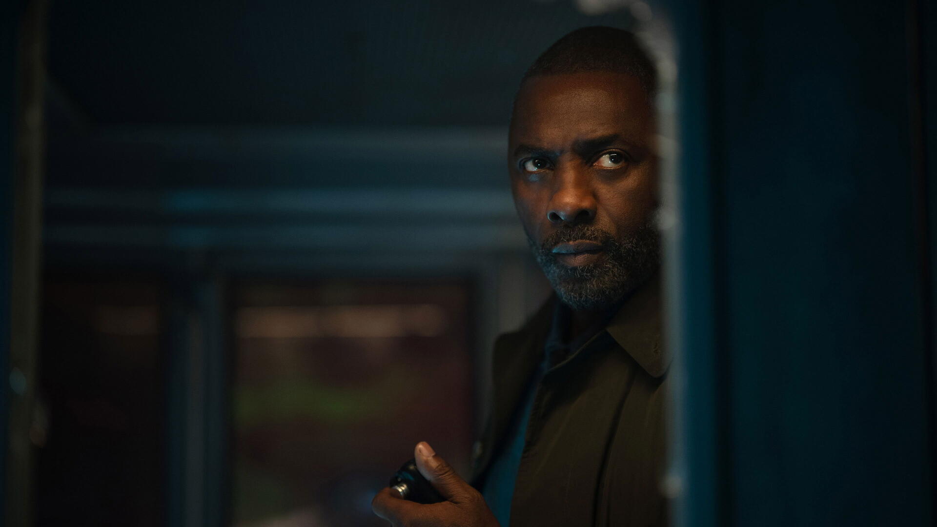 Hijack (S02E08): Terminal Summary - Season 2 Episode 8 Guide