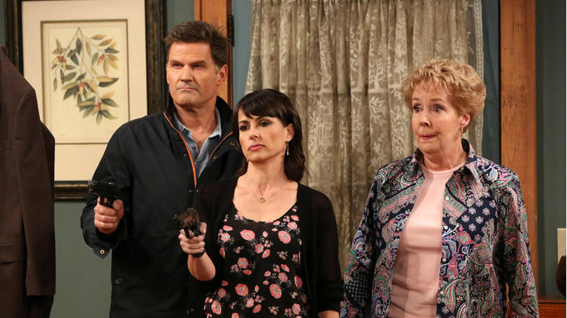 Hot In Cleveland (S05E01): Stayin' Alive Summary - Season 5 Episode 1 Guide