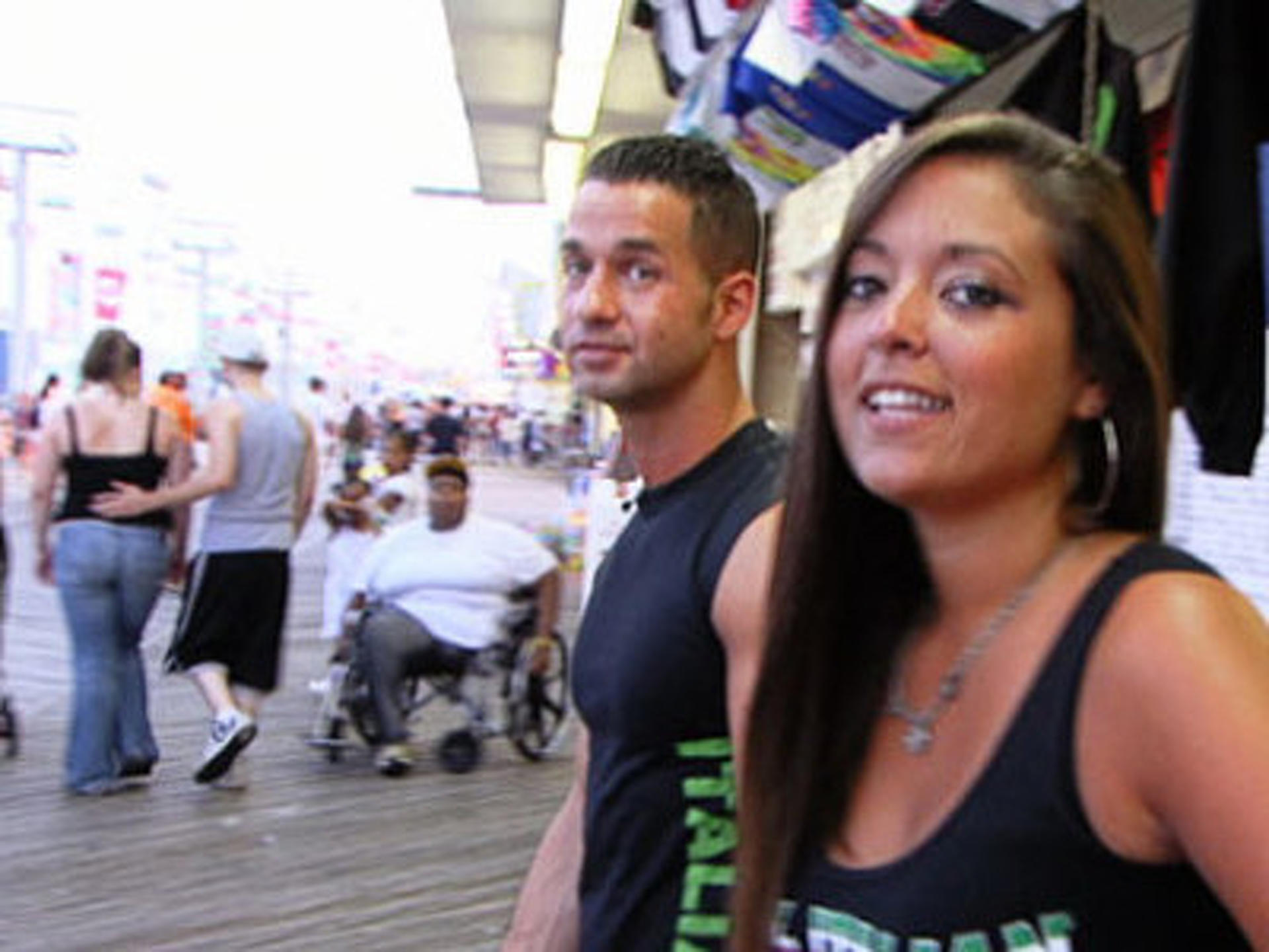 Jersey Shore (S01E03): Good Riddance Summary: Paulie and Mike juggle multip...