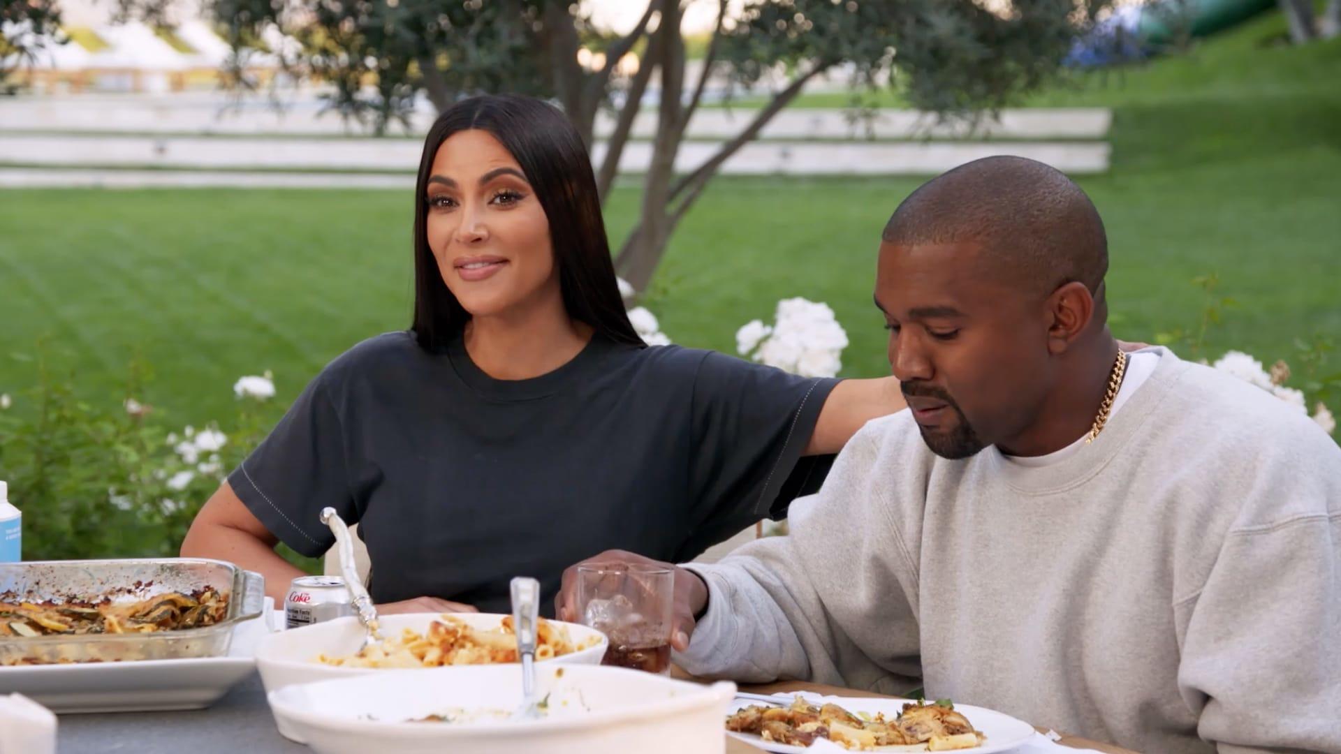 Keeping Up with the Kardashians (S16E01) Chicago Loyalty Summary