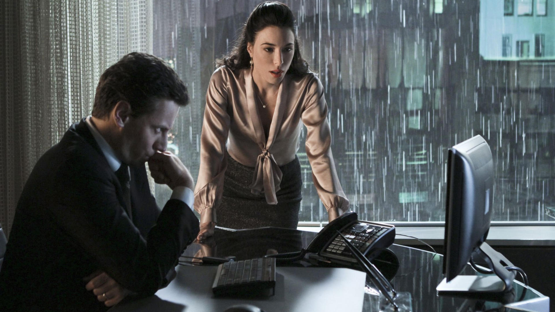 We Had A Ringer Ringer (S01E17): What We Have is Worth the Pain Summary - Season 1 ...