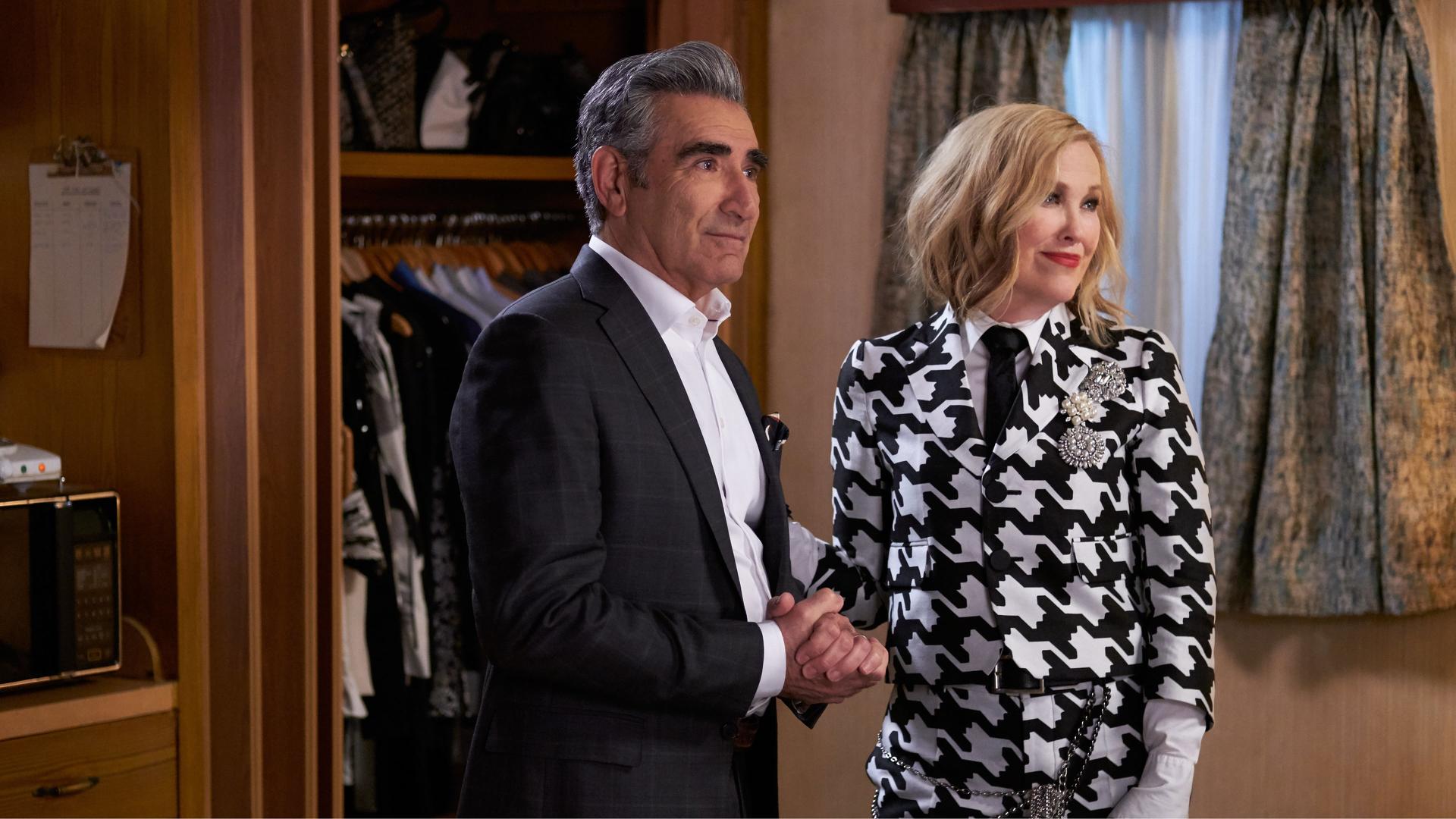 Schitt's Creek (S06E06): The Wingman Summary - Season 6 Episode 6 Guide