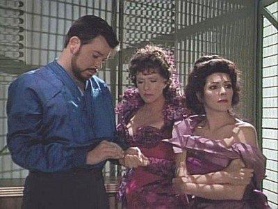 Ménage à Troi Summary