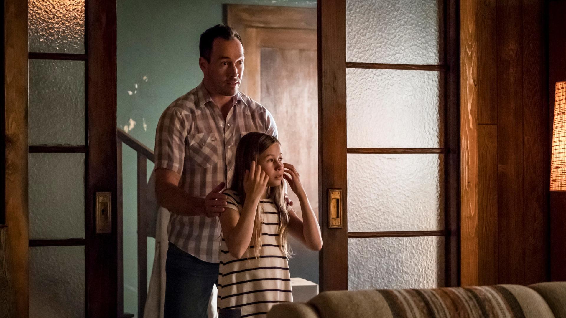 The Flash (S05E07) O Come, All Ye Thankful Summary