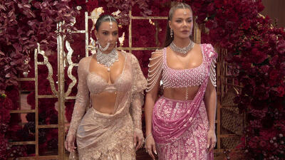 Kim and Khloé Take India Summary