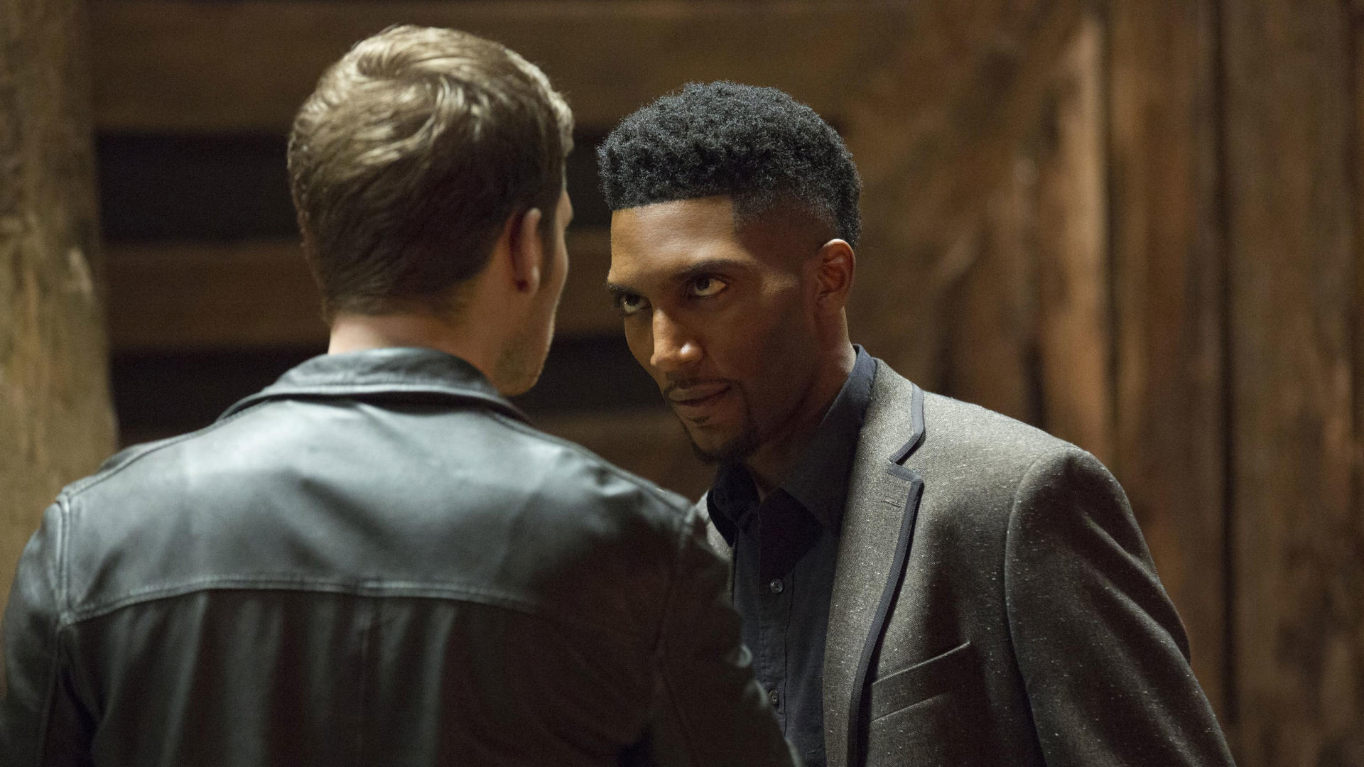 The originals watch. Первородные 2 сезон 2. Винсент Первородные. Винсент Гриффит древние. Древние 2 сезон 2 серия.