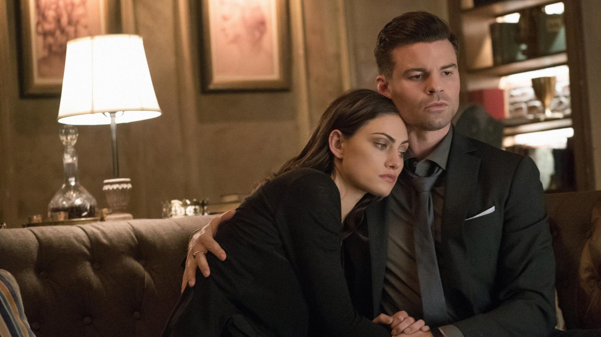 The originals watch. Древние Элайджа и Хейли. Первородные сериал Элайджа и Хейли. Хейли Маршалл и Элайджа. Первородные Элайджа Хейли и Клаус.