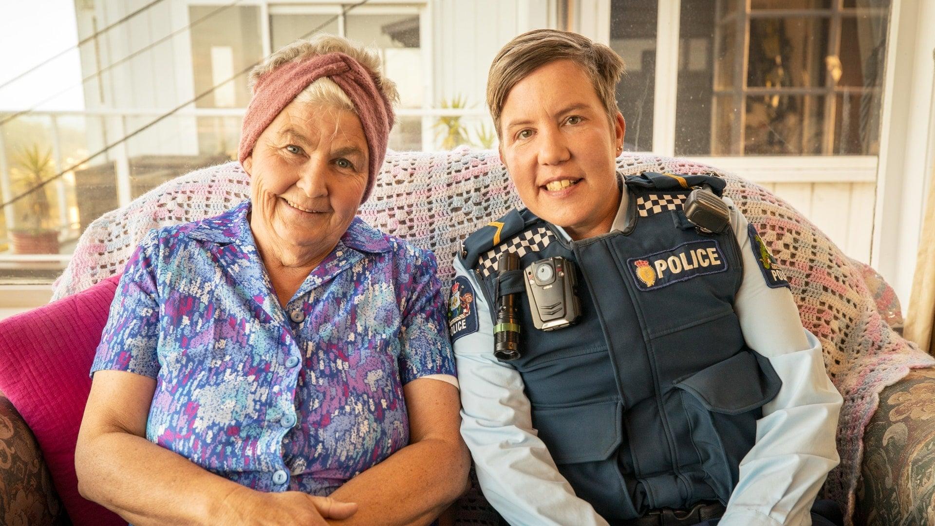 wellington-paranormal-s02e06-mobots-summary-season-2-episode-6-guide